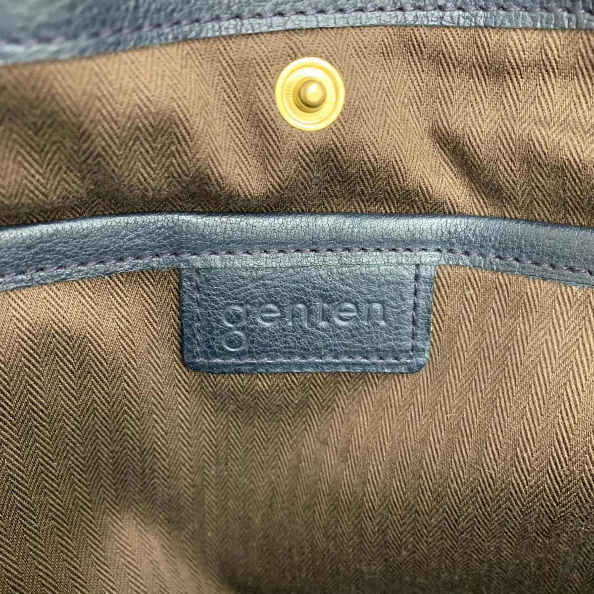 Genten backpack in good condition, logo embossed, goat leather, navy, for women 7