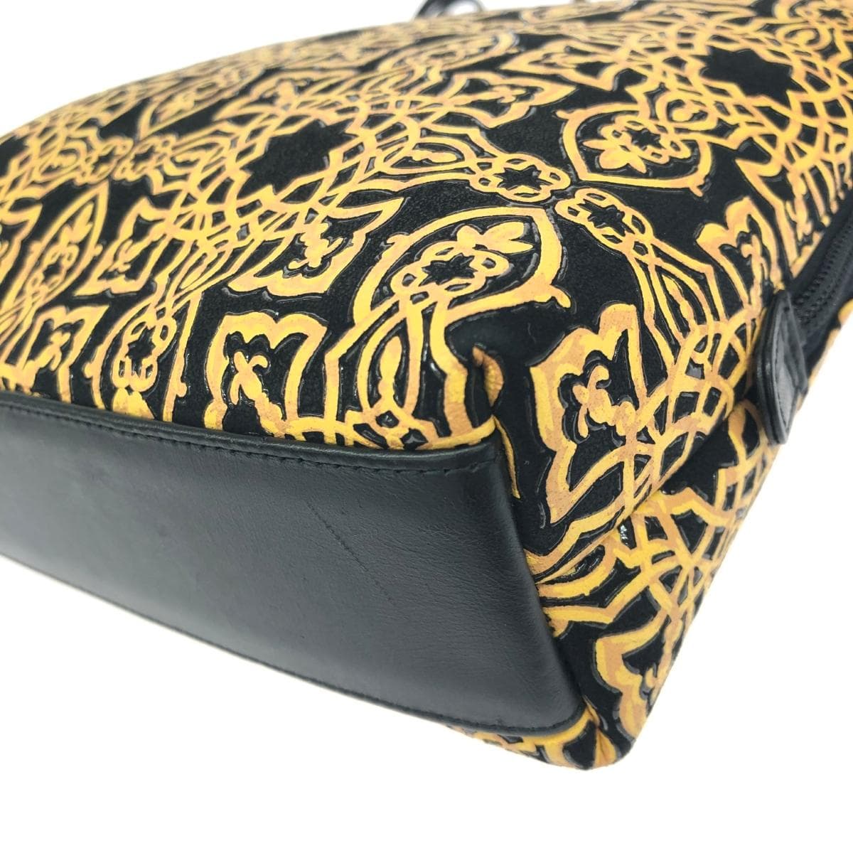 Inden-ya Mini Shoulder Bag/Pochette Geobesque Series/Kinat/Arabesque Pattern/Black Ground Deer Leather Brown Lacquer Black Ladies 7