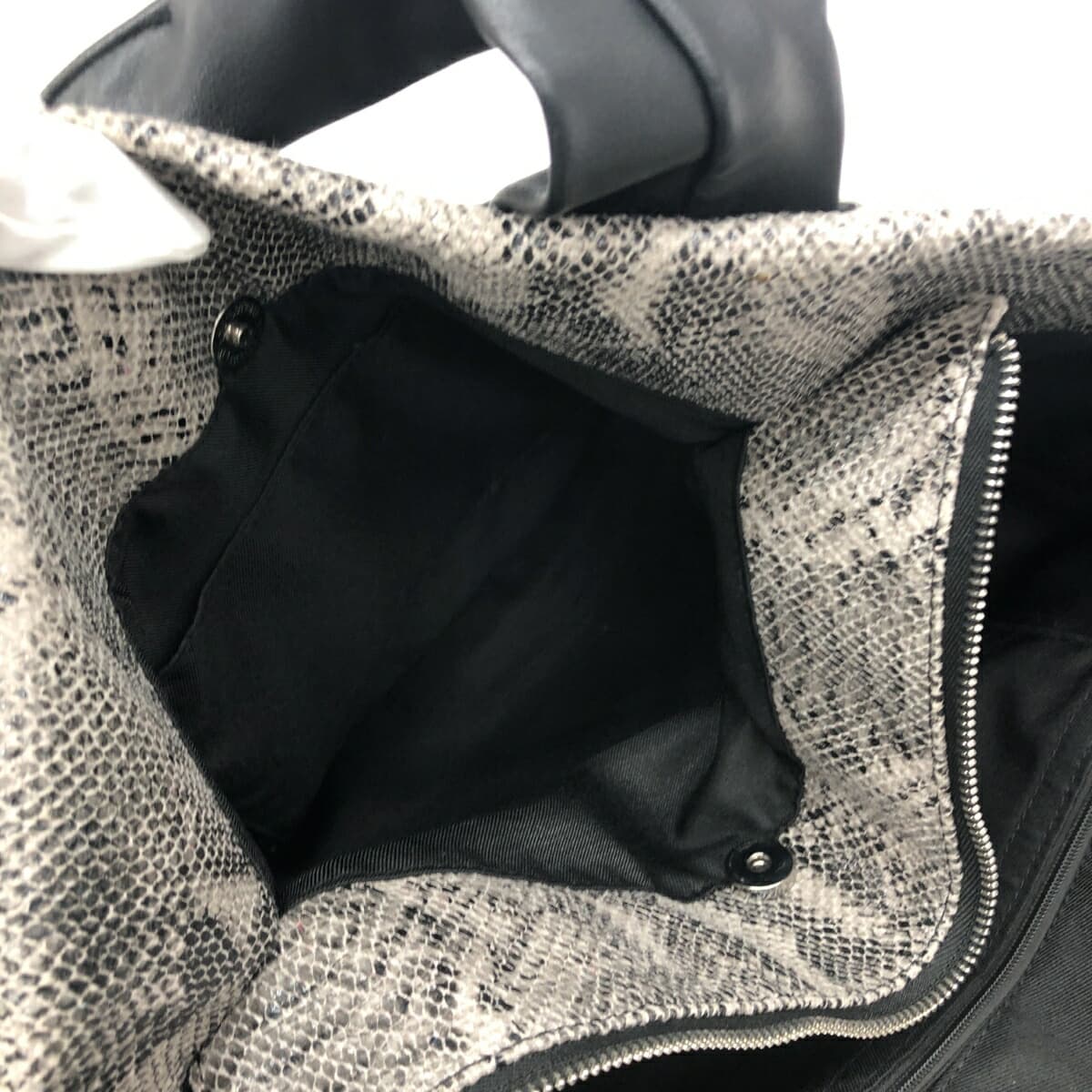 SALON de RUBAN Tote Bag in Good Condition, Python Pattern, Gray, Women's 7