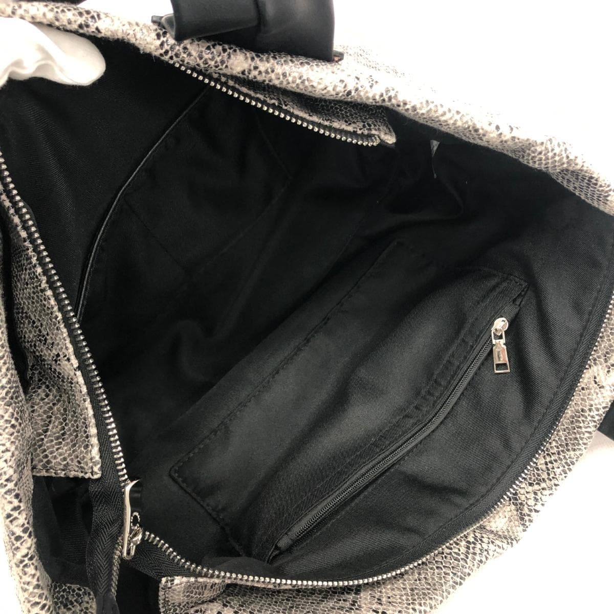 SALON de RUBAN Tote Bag in Good Condition, Python Pattern, Gray, Women's 8