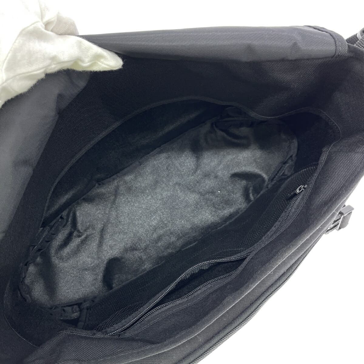 Manhattan Portage messenger bag in good condition, made of Cordura nylon, black, unisex 6