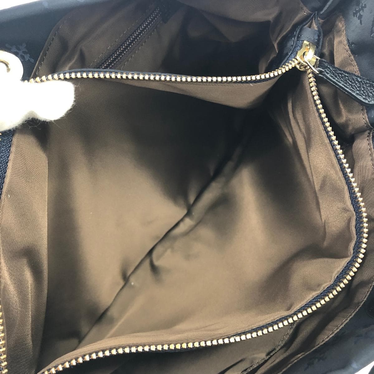 Russet Rassit tote bag in good condition, monogram nylon, navy, ladies 8