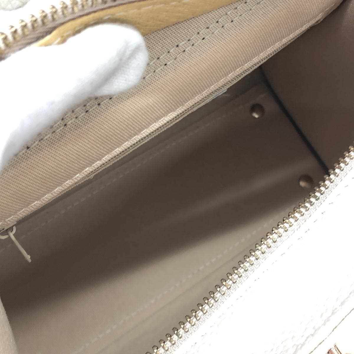 AULENTTI 2WAY Bag in Excellent Condition, Apartement/Leather, White, Ladies 8