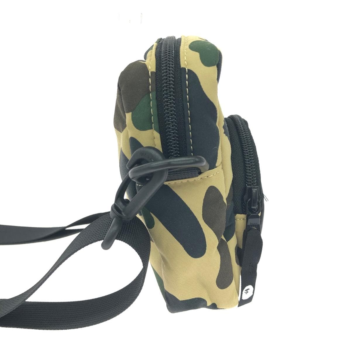 A BATHING APE shoulder bag in excellent condition, First Camo/Shark 001SGL301021M, multicolor 2