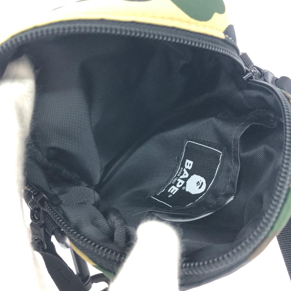 A BATHING APE shoulder bag in excellent condition, First Camo/Shark 001SGL301021M, multicolor 6