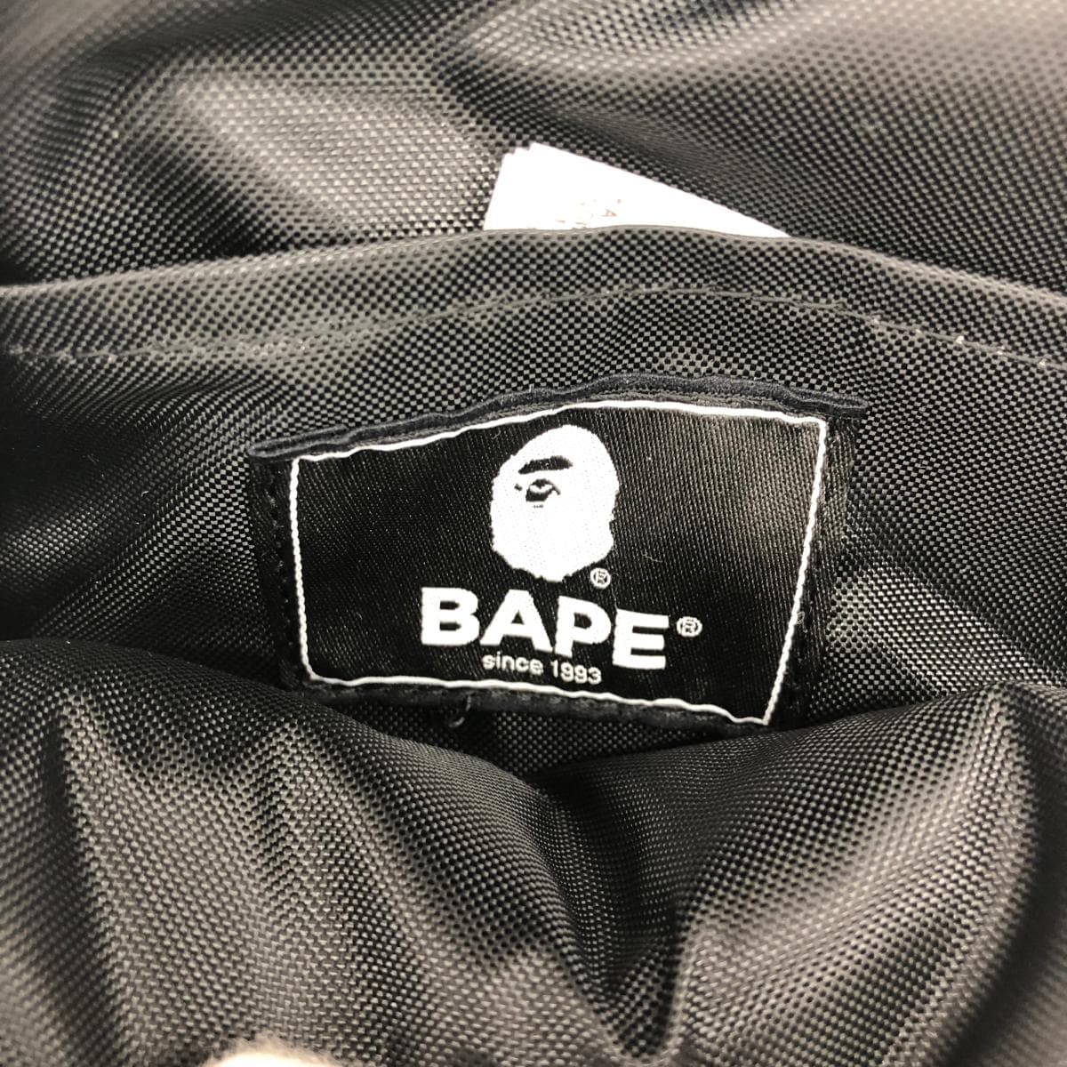 A BATHING APE shoulder bag in excellent condition, First Camo/Shark 001SGL301021M, multicolor 7