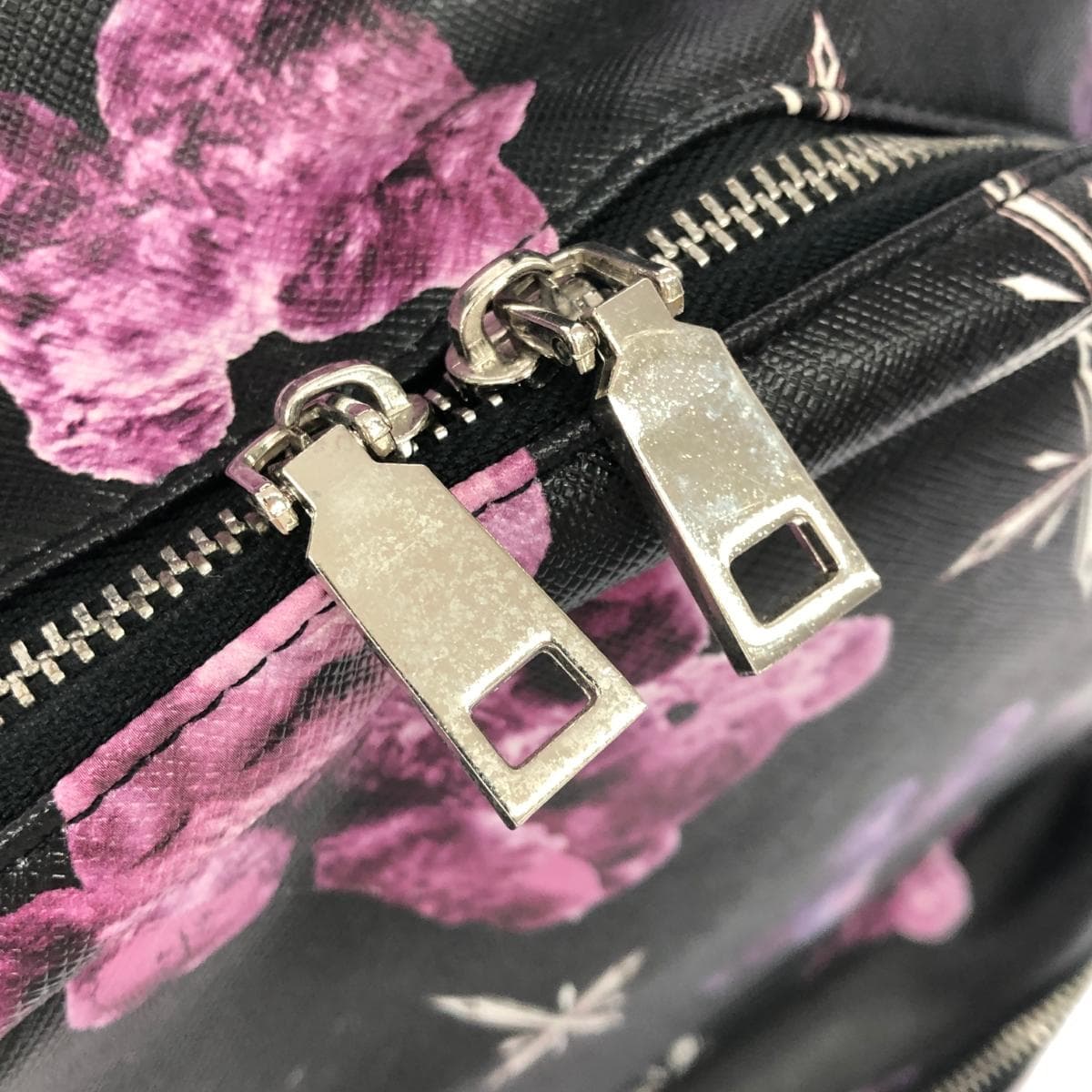 TRAVAS TOKYO Backpack in good condition, bear pattern/PVC, black, for women 5