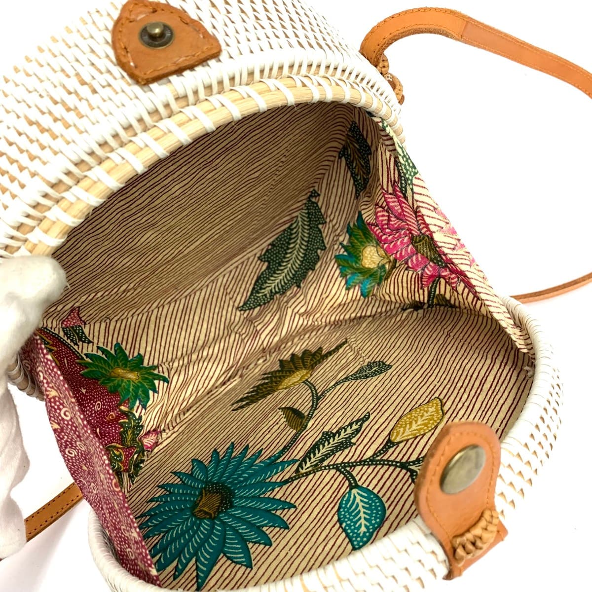 No-brand basket bag in good condition, round rattan leather, white, for ladies 5