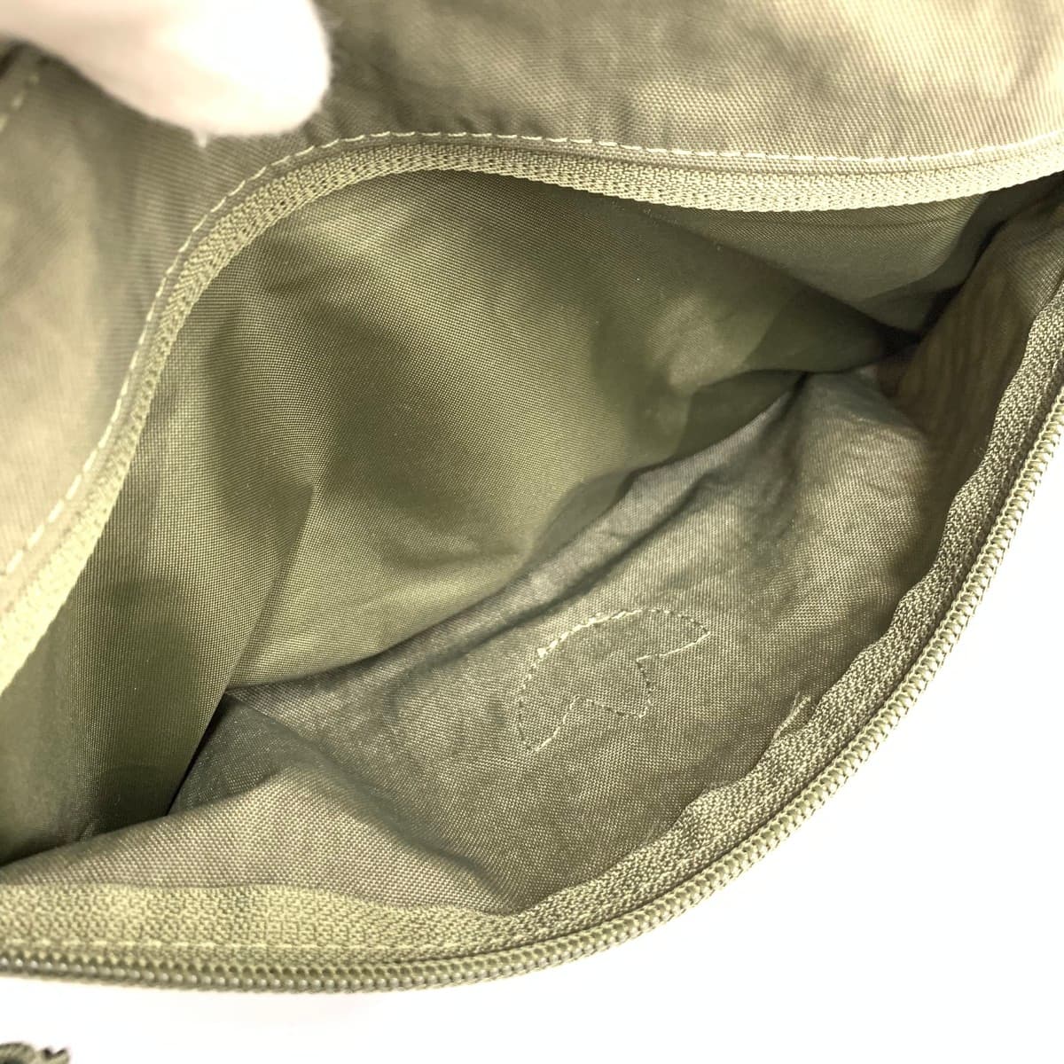 adidas Shoulder and Body Bag in Excellent Condition Trefoil Nylon Khaki Unisex 7