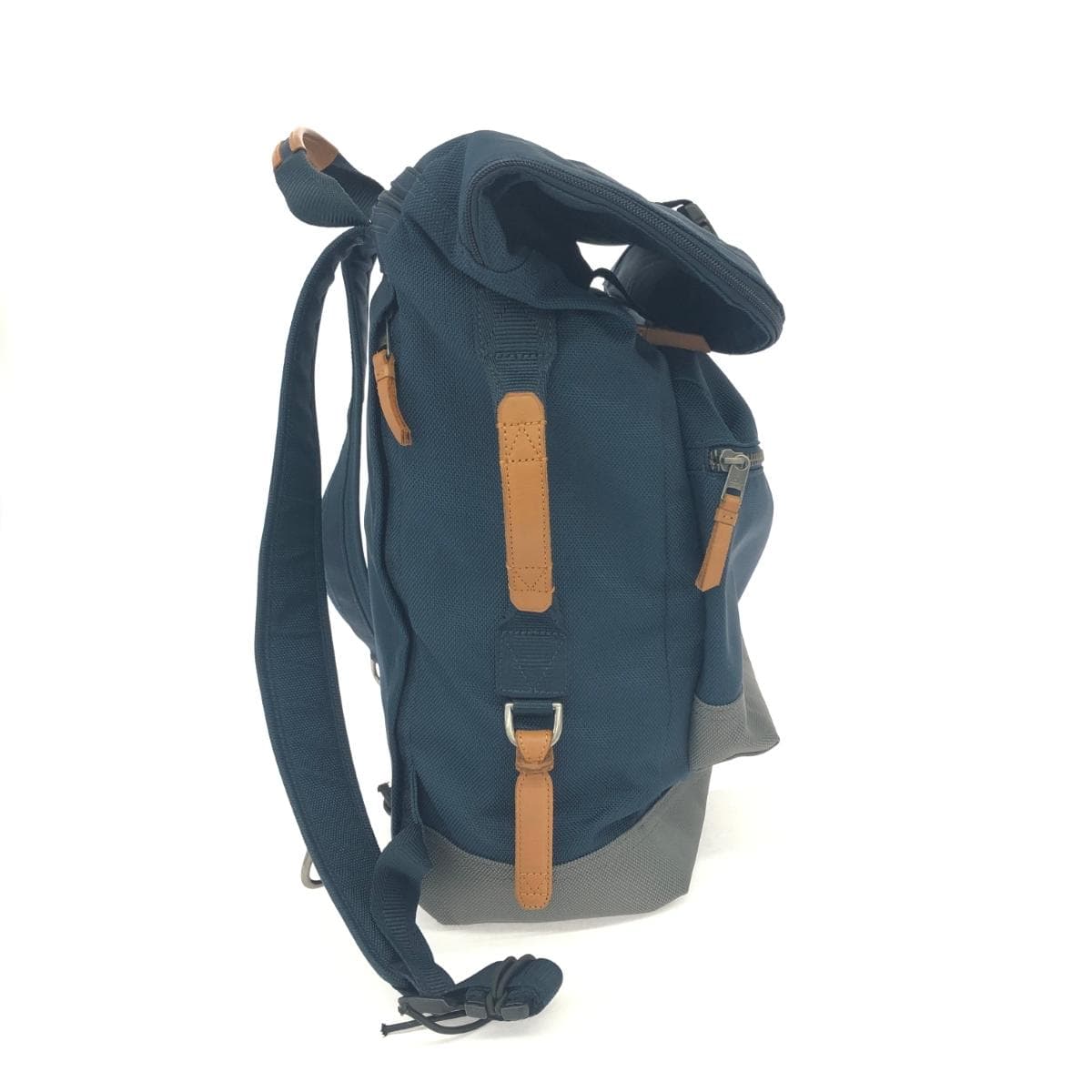 TUMI Roll Top Backpack in Good Condition, Nylon 61080, Navy, Men's 2