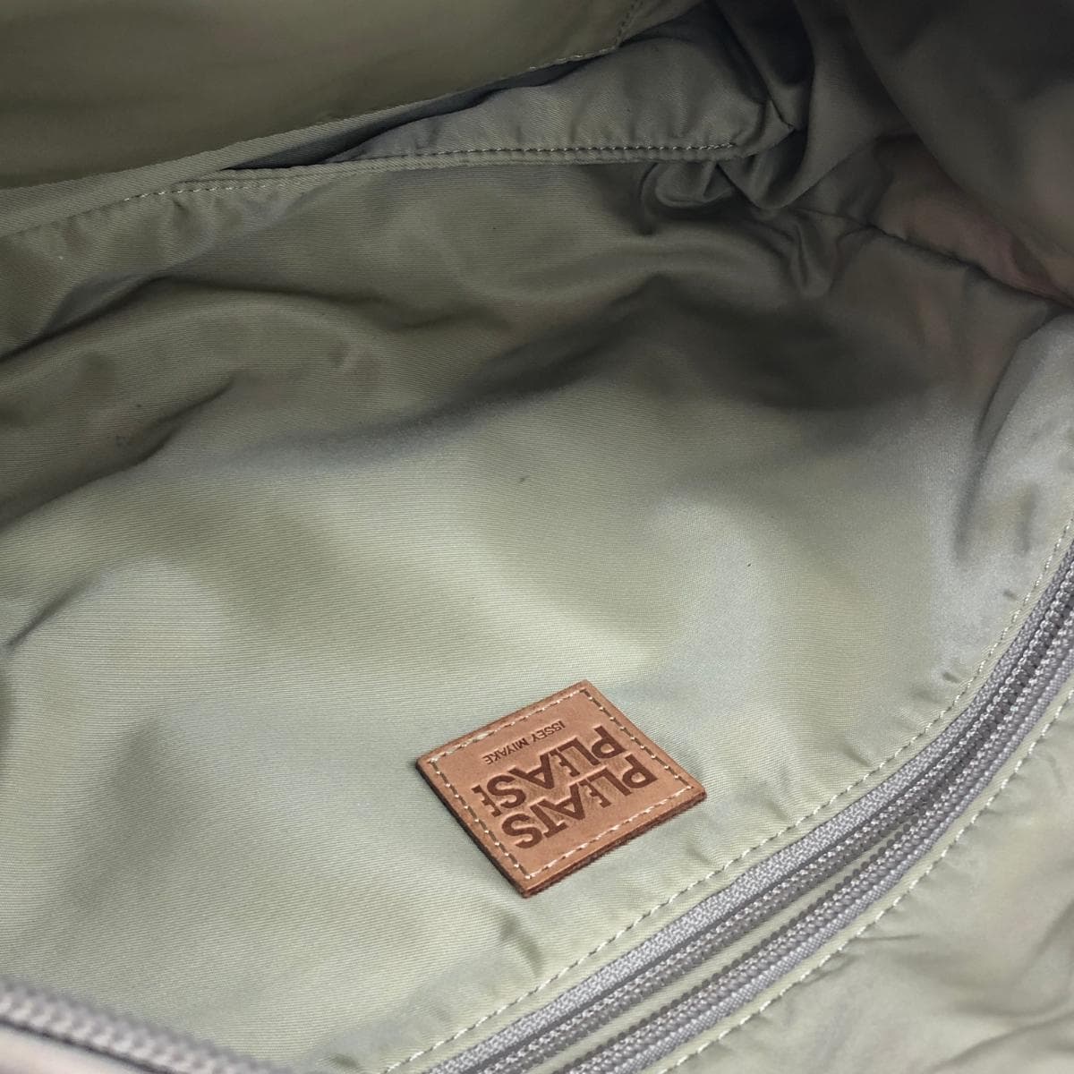 PLEATS PLEASE Shoulder Bag   Triangle    Beige Women's 4