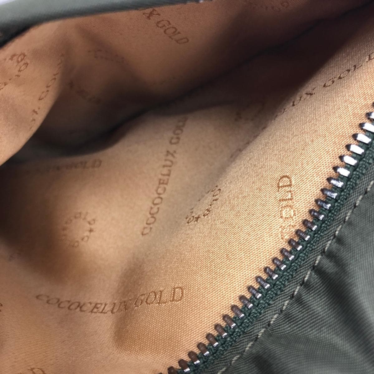 cococelux Coco Serux Coco Serux / Body Bag Good Condition Nylon Khaki 5