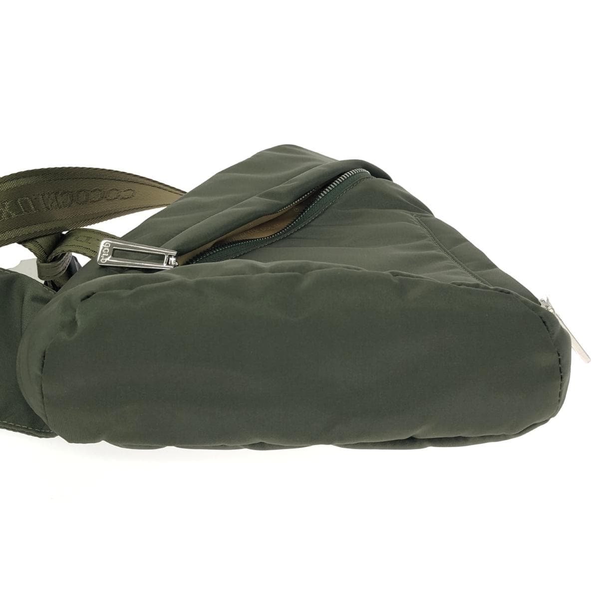 cococelux Coco Serux Coco Serux / Body Bag Good Condition Nylon Khaki 7
