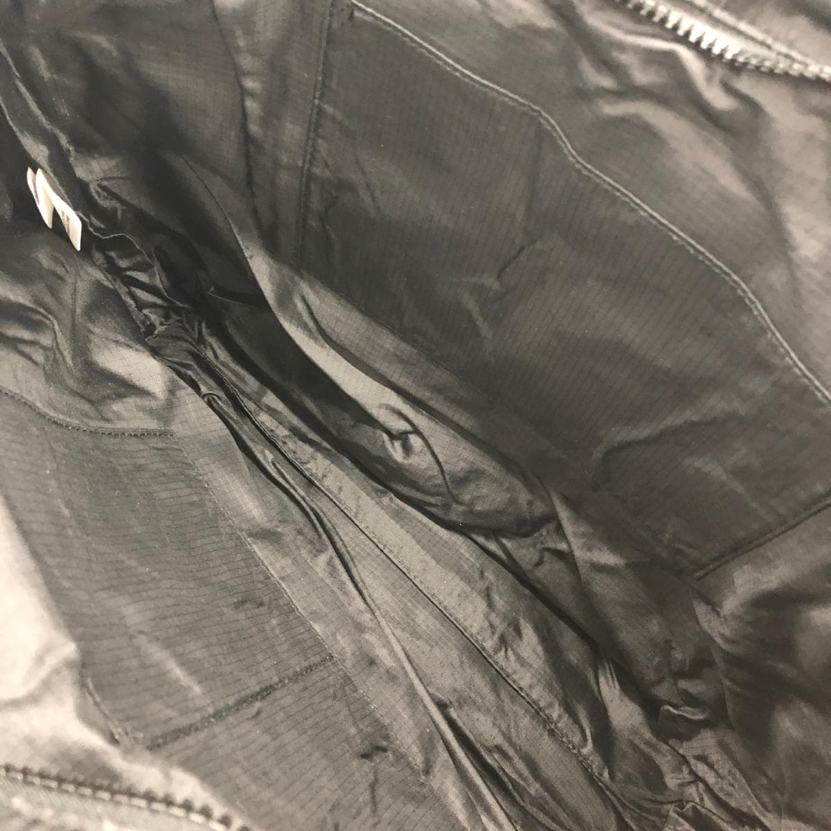 UGG Tote Bag   Quilted Nylon    Black 4