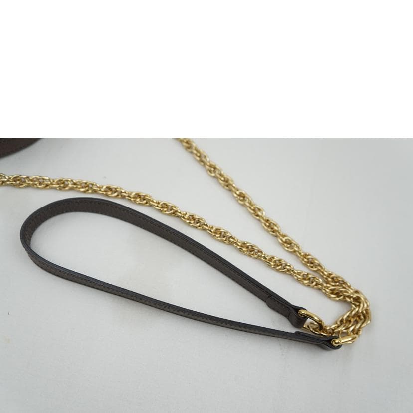 GUCCI Gucci Off-Diagonal GG Chain Shoulder 550618 520*** AB Rank 67 [Used] 4