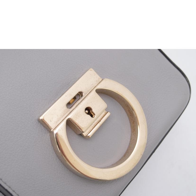 Ferragamo Gancini Leather Flap Shoulder Bag Gray 21 H004 AB Rank 69 [Used] 21 8