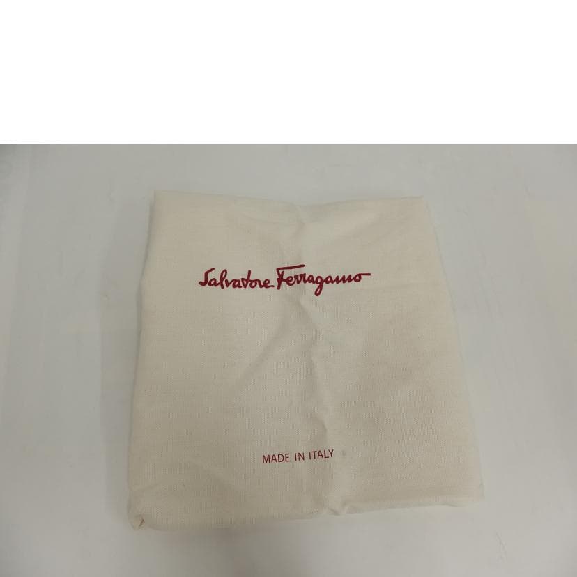 S.Ferragamo Ferragamo Vara Ribbon Quilted Chain Shoulder AB Rank 82 [Used] 7