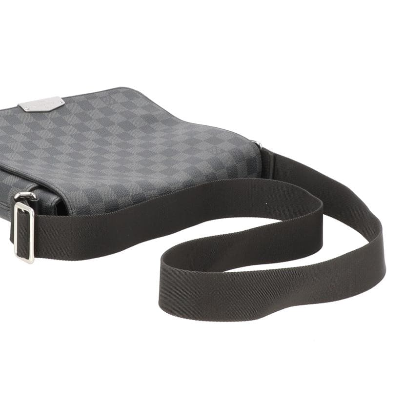 LOUIS VUITTON Louis Vuitton District PM NV2 Graphite N40349 RFI**** AB Rank 5