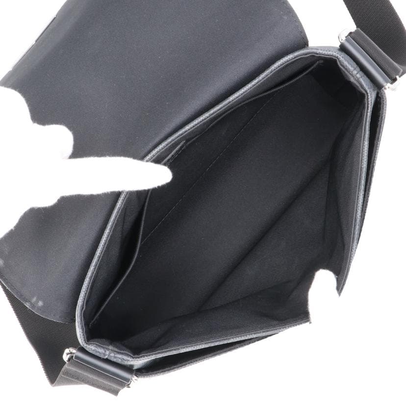 LOUIS VUITTON Louis Vuitton District PM NV2 Graphite N40349 RFI**** AB Rank 6