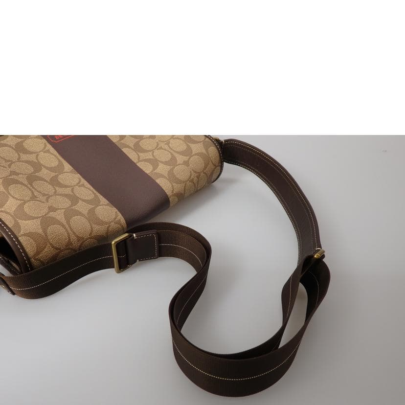 COACH Signature Messenger Bag F70077 F10** B Grade 76 5