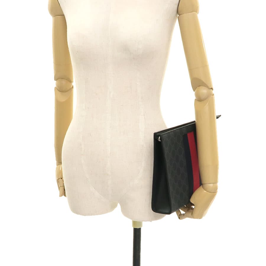 GG Supreme Clutch Bag 475316 9