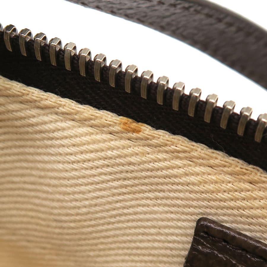 Logo Mania Shoulder 6