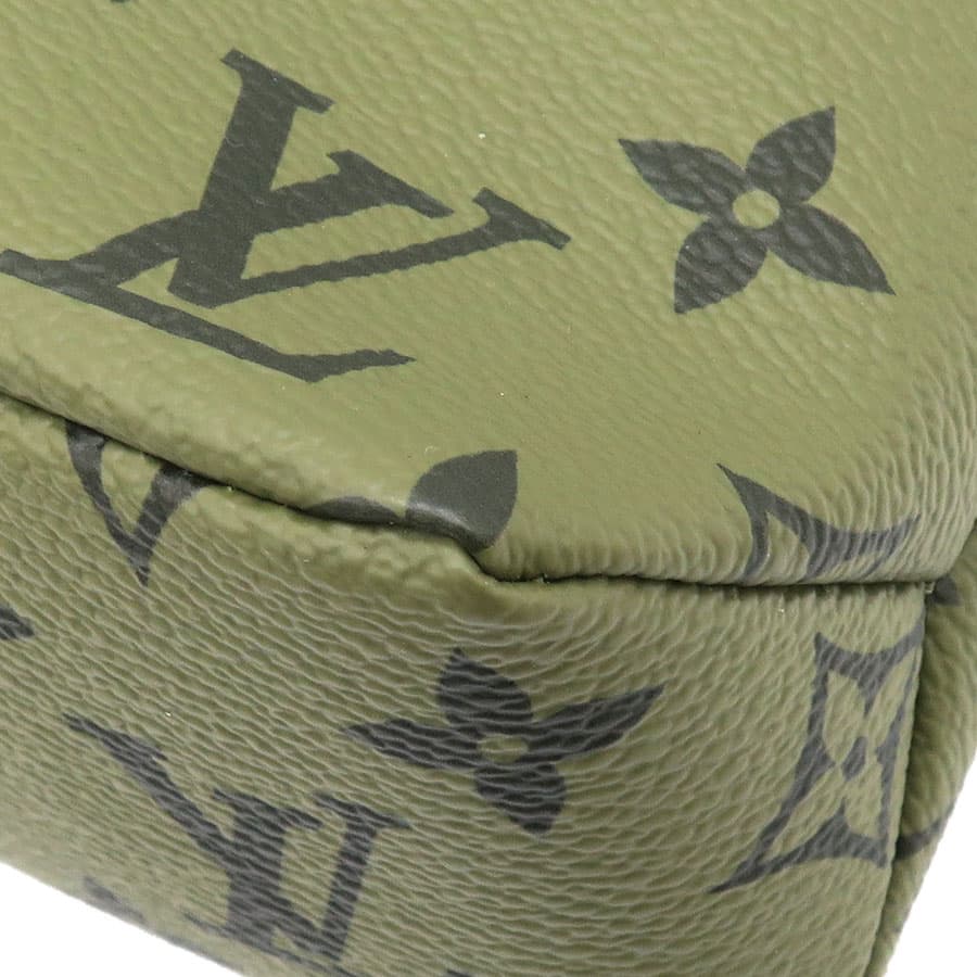 Pochette Voyage M82800 7