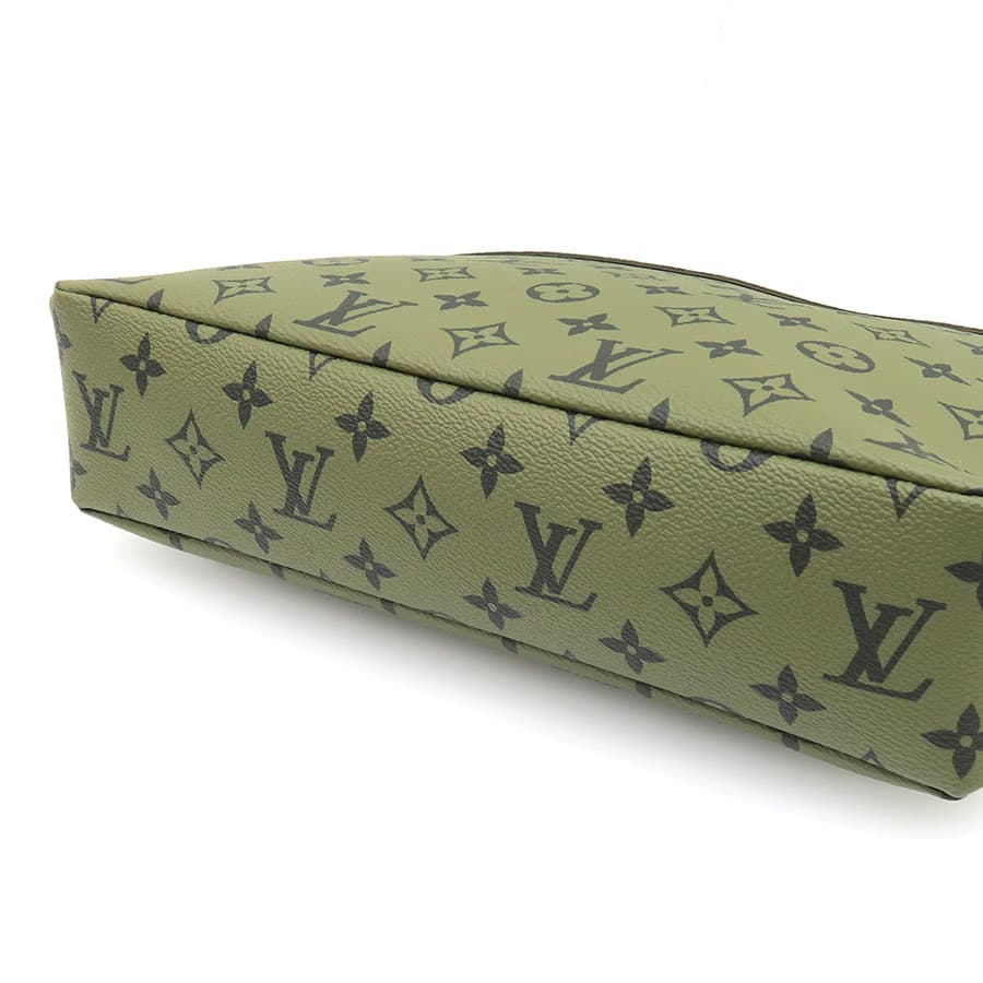 Pochette Voyage M82800 8