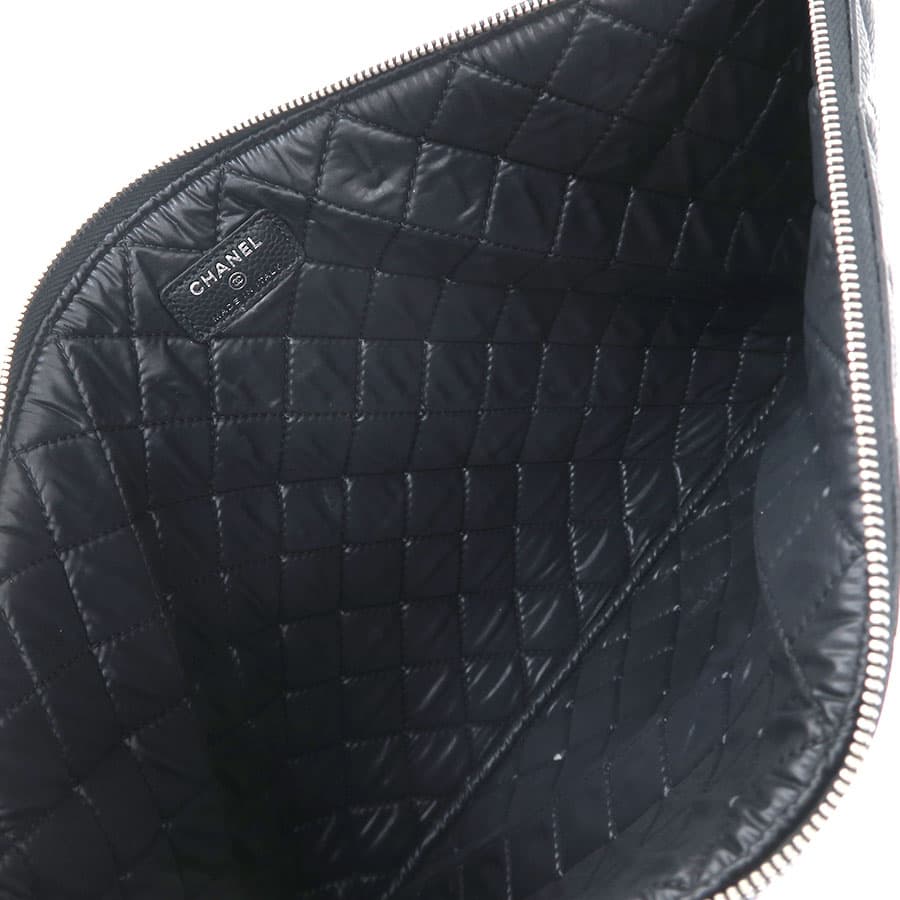 Caviar Matelassé Clutch Bag 2