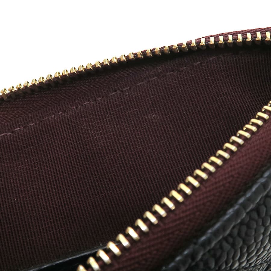 Caviar Matelassé Clutch 7