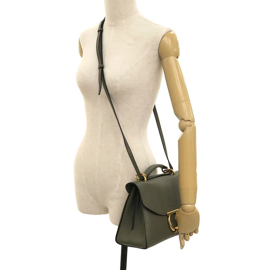 Top handle / Satchel 9