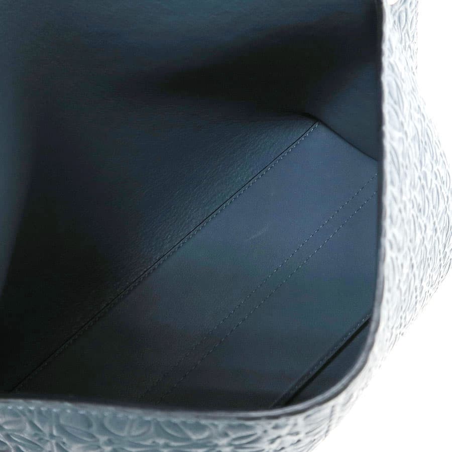 Anagram Avenue Chain Shoulder 2