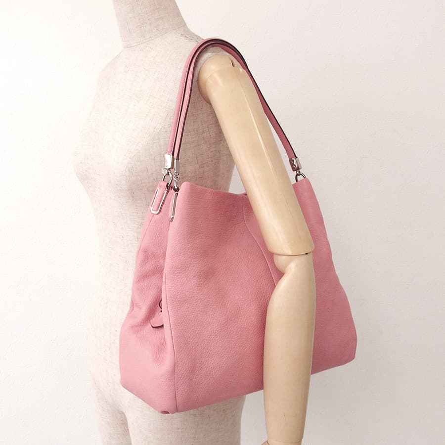 Pebbled Leather Phoebe F34495 9