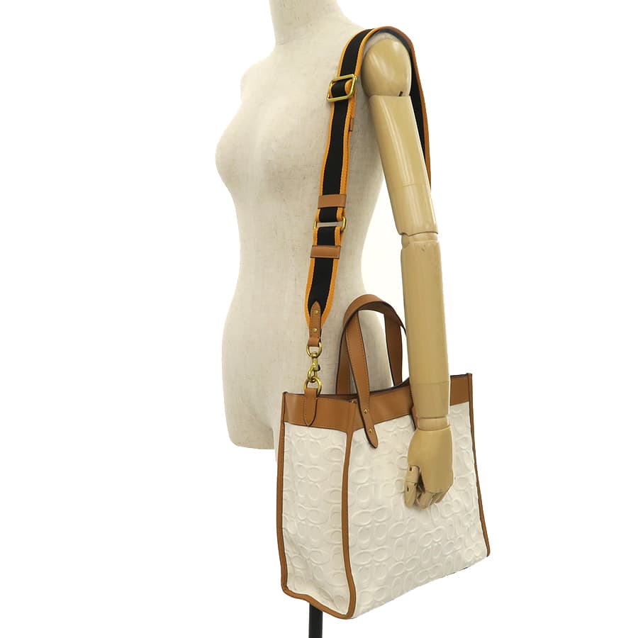 Field Tote Signature Canvas 89165 9