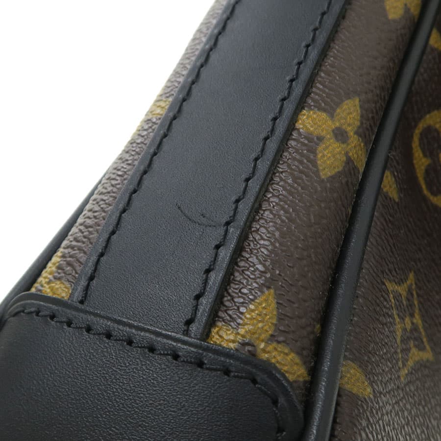 Macassar Bus PM M56717 5