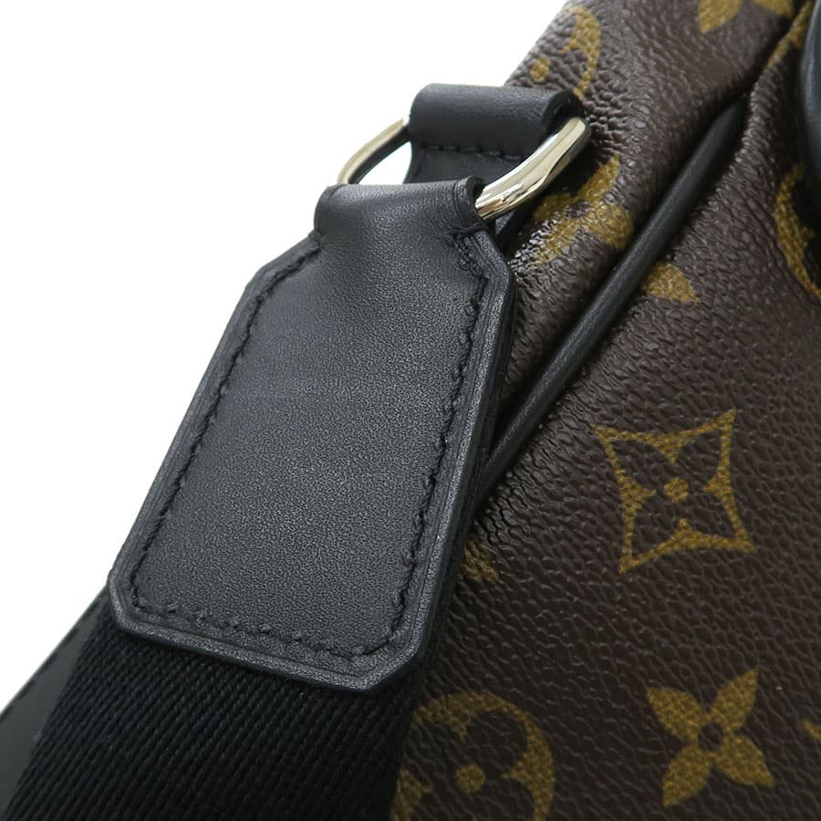 Macassar Bus PM M56717 6