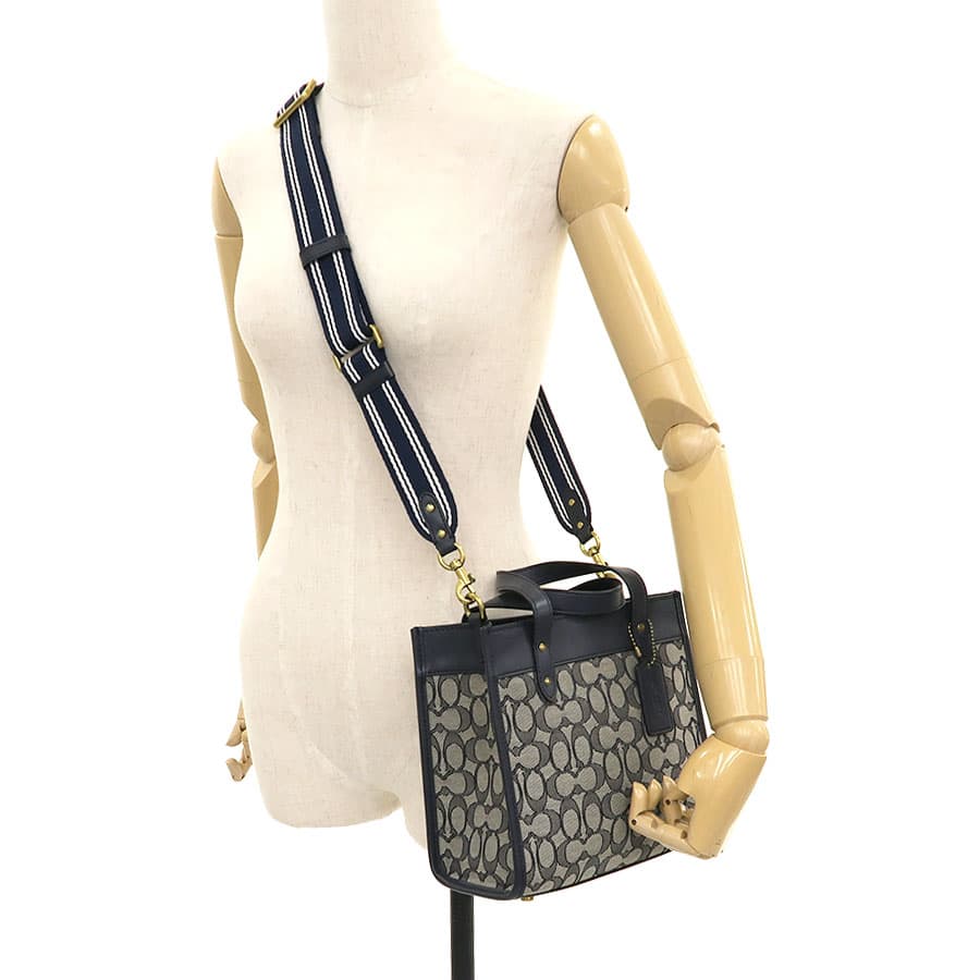 Field Tote 22 C3865 9