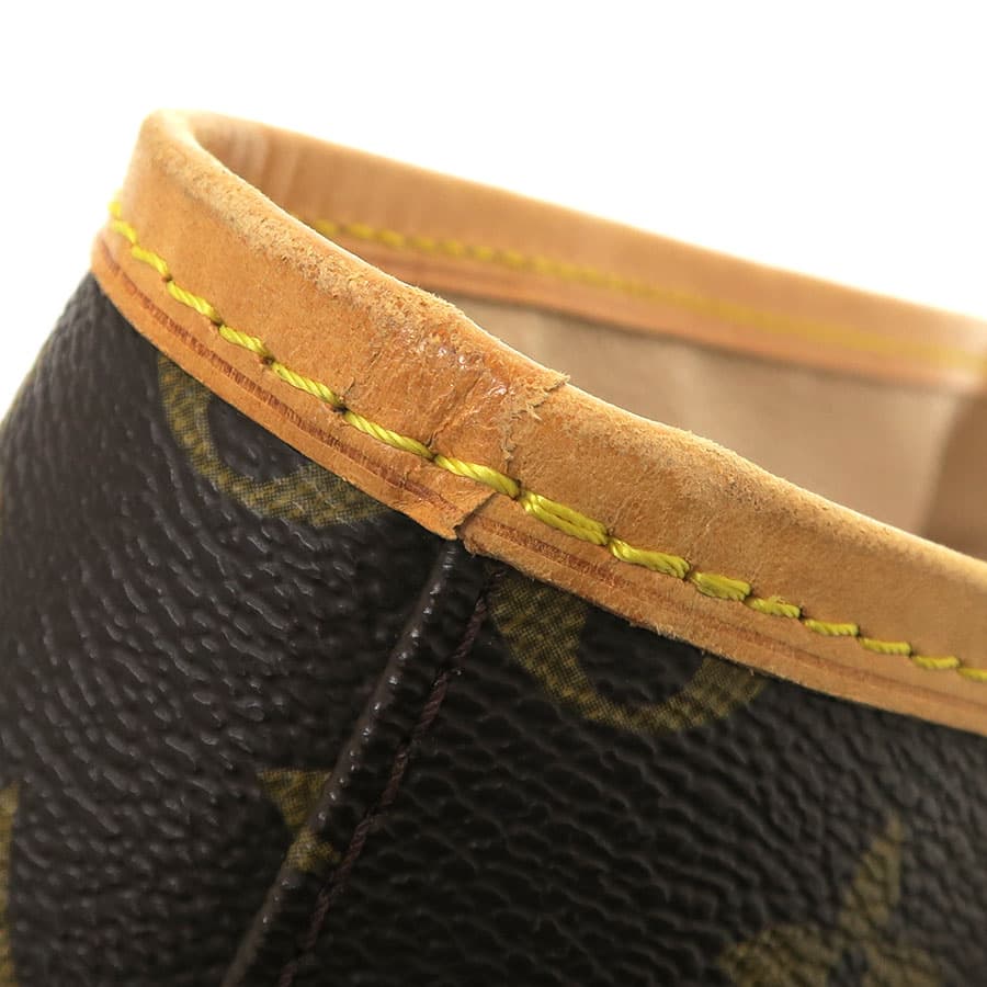 Bucket-shaped bag 23 M42238 8