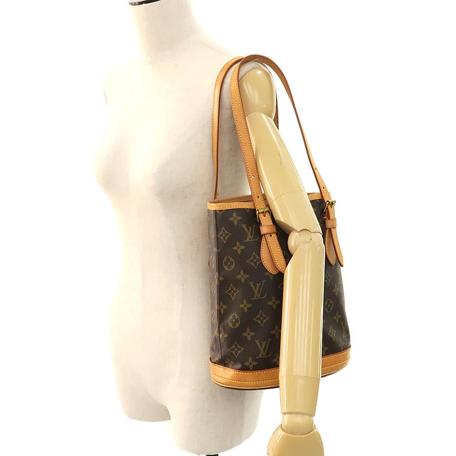 Bucket-shaped bag 23 M42238 9